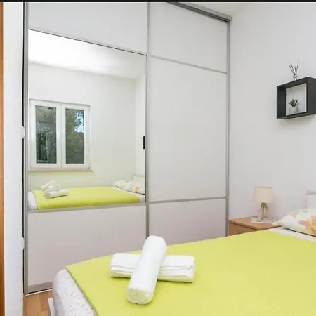 Prázdninový dům House Ose Mirce