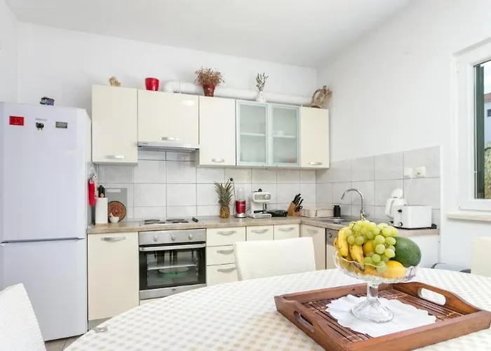 House Ose * Mirce