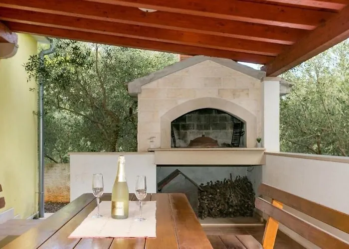 House Ose Nyaraló Mirce