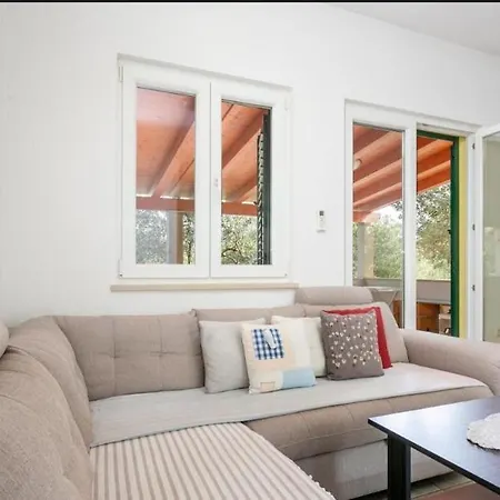 Σπίτι διακοπών House Ose Mirce